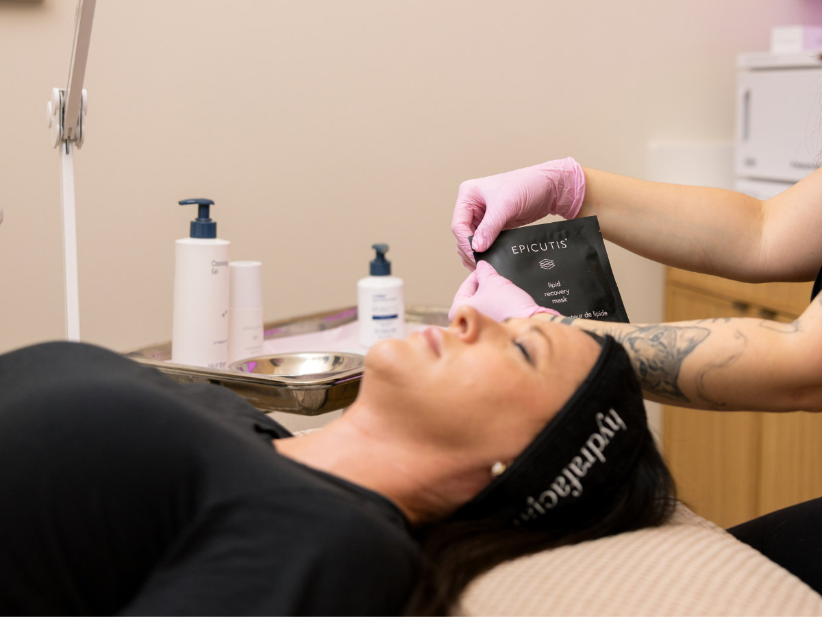 Epicutis Glass Facial